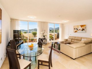 Piso en venta en Los Arqueros-Puerto del Almendro en Benahavís