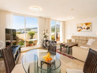 Piso en venta en Los Arqueros-Puerto del Almendro en Benahavís