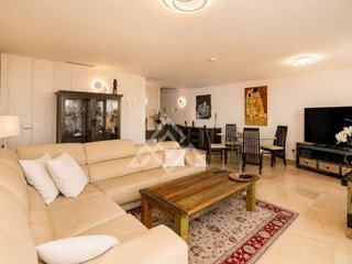 Piso en venta en Los Arqueros-Puerto del Almendro en Benahavís