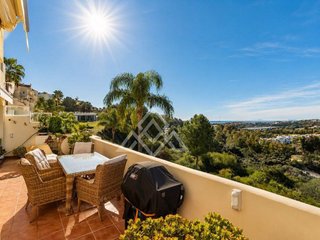 Piso en venta en Los Arqueros-Puerto del Almendro en Benahavís