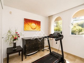 Piso en venta en Los Arqueros-Puerto del Almendro en Benahavís