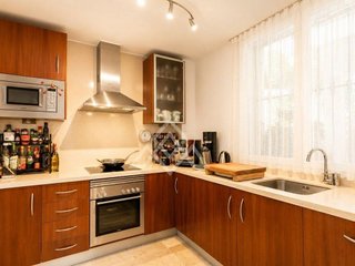 Piso en venta en Los Arqueros-Puerto del Almendro en Benahavís