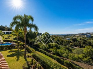 Piso en venta en Los Arqueros-Puerto del Almendro en Benahavís