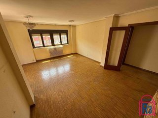 Piso en venta en La Chantría - La Lastra en León