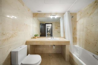 Piso en venta en Los Naranjos - Las Brisas en Marbella
