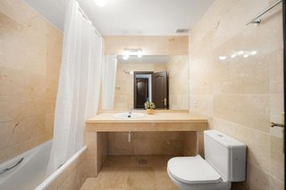 Piso en venta en Los Naranjos - Las Brisas en Marbella