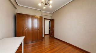 Piso en venta en San Pedro de Deusto-La Ribera en Bilbao