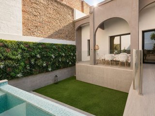 Casa adosada en venta en L'Eixample en Figueres