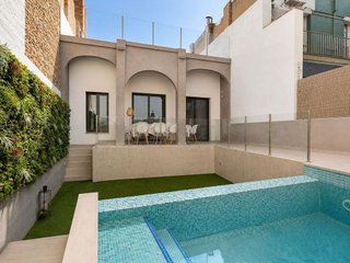 Casa adosada en venta en L'Eixample en Figueres