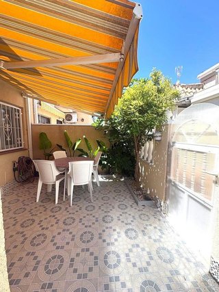 Casa adosada en venta en La Siesta - El Salado - Torreta en Torrevieja