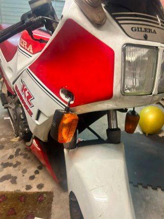Gilera KZ 125 Roja y Blanca