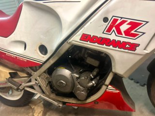 Gilera KZ 125 Roja y Blanca