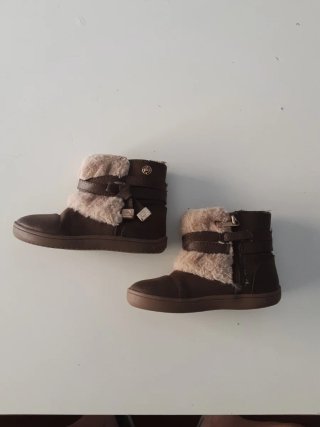 Botas con pelo de Mayoral. Talla 23