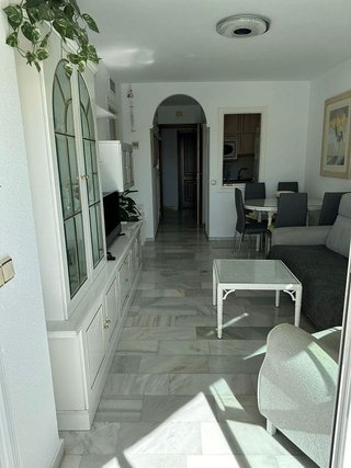 Piso en venta en Playa de la Fontanilla en Marbella