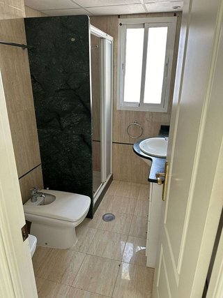 Piso en venta en Playa de la Fontanilla en Marbella