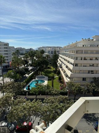 Piso en venta en Playa de la Fontanilla en Marbella