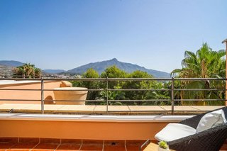 Piso en venta en Los Naranjos - Las Brisas en Marbella