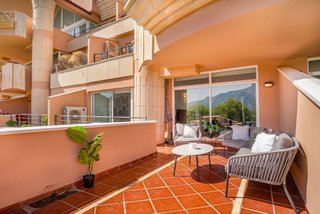 Piso en venta en Los Naranjos - Las Brisas en Marbella