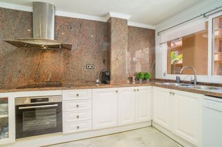 Piso en venta en Los Naranjos - Las Brisas en Marbella