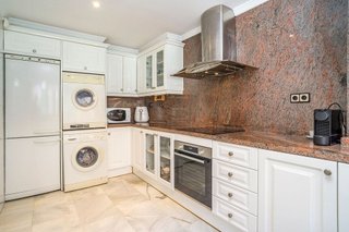 Piso en venta en Los Naranjos - Las Brisas en Marbella