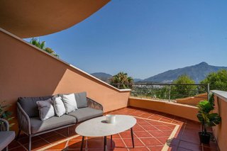 Piso en venta en Los Naranjos en Marbella