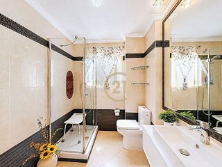 Piso en venta en Parque Mediterráneo - Santa Paula en Málaga