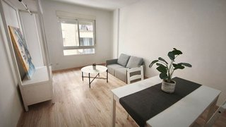 Piso en venta en Parque Victoria Eugenia en Málaga