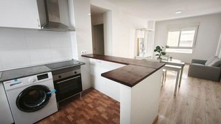 Piso en venta en Parque Victoria Eugenia en Málaga