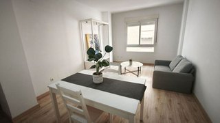 Piso en venta en Parque Victoria Eugenia en Málaga