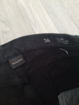 Pantalón vaquero negro Massimo Dutti T.36