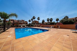Casa adosada en venta en Coín