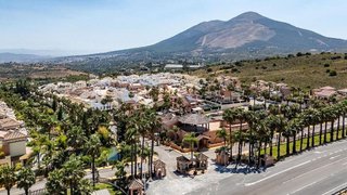 Casa adosada en venta en Coín