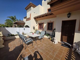 Casa adosada en venta en Coín