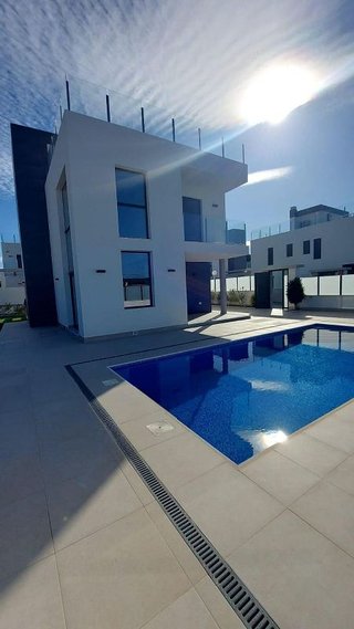 Chalet en venta en Los Balcones - Los Altos del Edén en Torrevieja