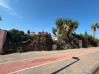 Chalet en venta en Vistahermosa en Alicante