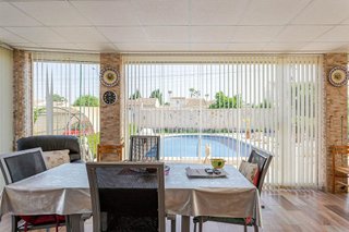 Chalet en venta en La Siesta - El Salado - Torreta en Torrevieja
