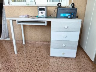 Escritorio juvenil con 4 cajones