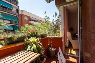 Piso en venta en La Font de la Guatlla en Barcelona