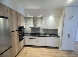 Piso en venta en San Juan Bautista en Madrid