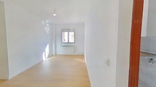 Piso en venta en Numancia en Madrid
