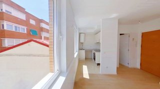 Piso en venta en Numancia en Madrid
