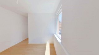 Piso en venta en Numancia en Madrid