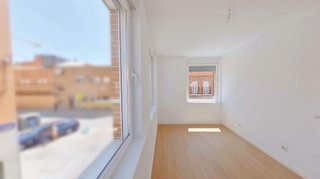 Piso en venta en Numancia en Madrid