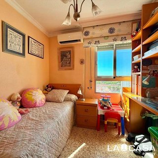 Piso en venta en Poligono Norte - Villegas - La Fontanilla en Sevilla