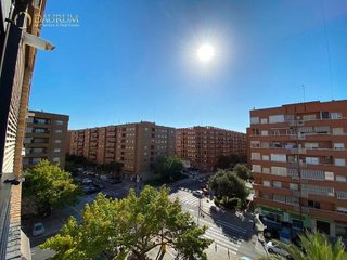 Piso en venta en La Creu Coberta en Valencia