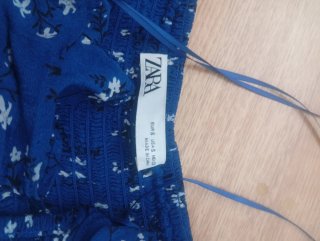 Vestido corto Zara floral azul