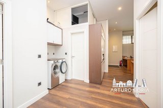 Piso en venta en San Juan Bautista en Madrid