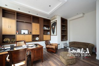 Piso en venta en San Juan Bautista en Madrid