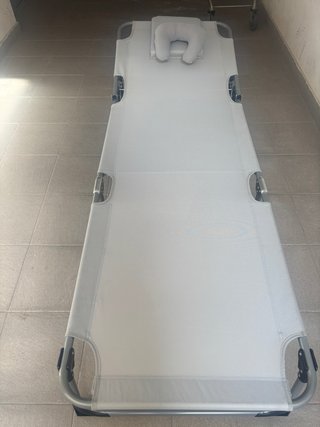 Tumbona plegable gris NUEVA