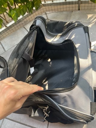 Transportín para perros gris y negro